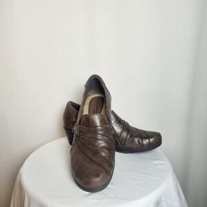 Earth Origins Brown Leather Women's Shoes With Small Heel Size 7.5